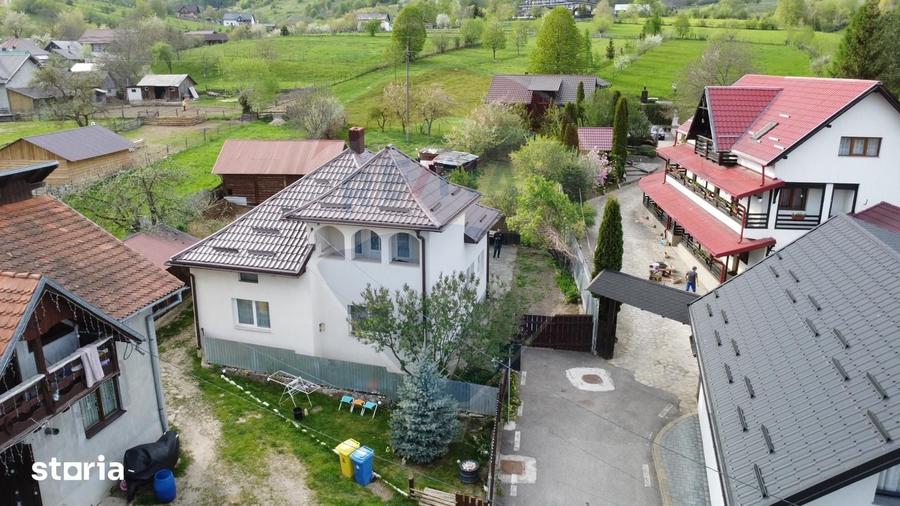 Casă cu 4 camere cu Teren 600 Mp în Central