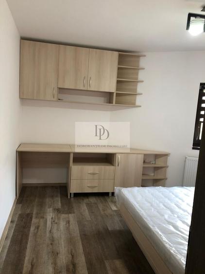 Apartament cu 3 camere semidecomandat, mobilat în Bună Ziua