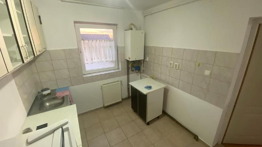 Apartament cu 2 camere semidecomandat, mobilat în Chișoda