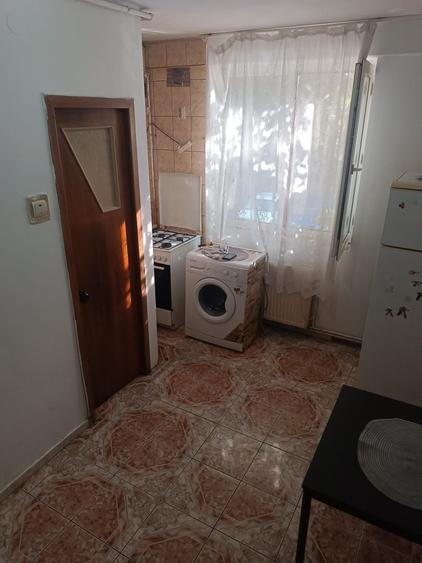 Apartament cu 2 camere nedecomandat în Eroii Revoluției