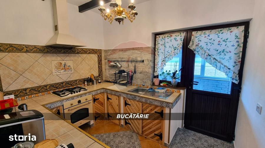 Casă cu 5 camere cu Teren 1000 Mp în Recea