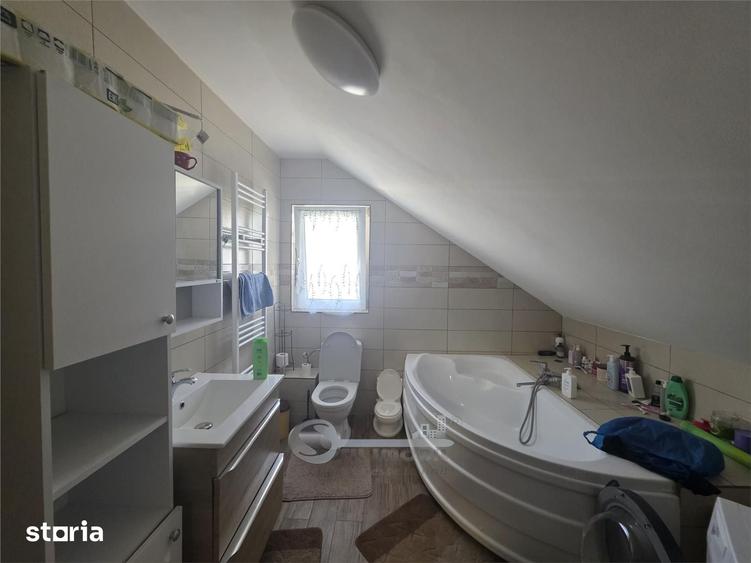 Apartament cu 2 camere decomandat în Bârnova