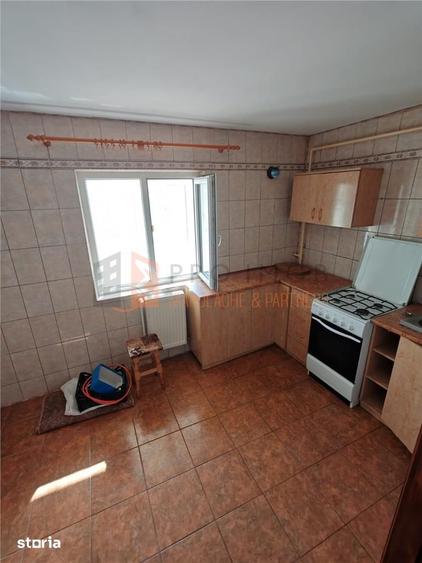 Apartament cu 3 camere decomandat, mobilat în Unirii Centru