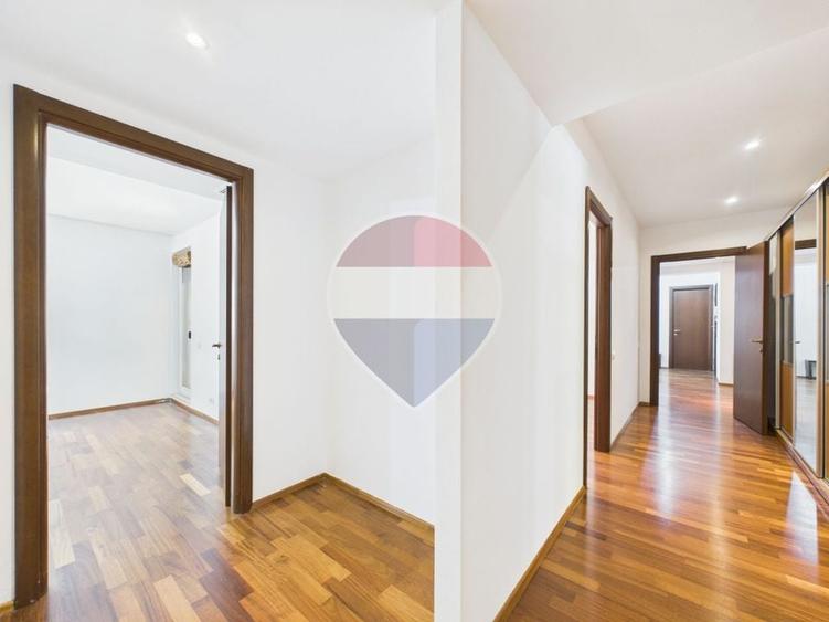 Apartament cu 3 camere decomandat, mobilat în Șoseaua Nordului