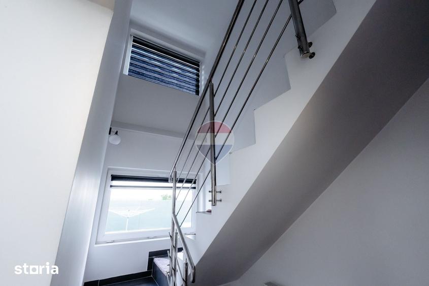 Casă cu 5 camere cu Teren 1800 Mp în Călinești