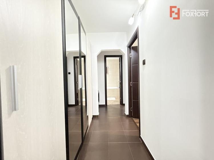Apartament cu 3 camere decomandat în Lipovei