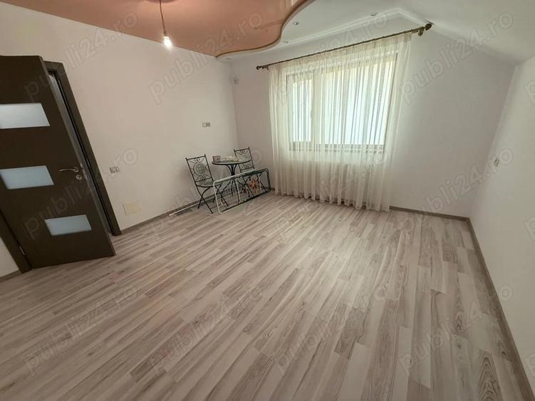 Casă cu 2 camere cu Teren 500 Mp în Central