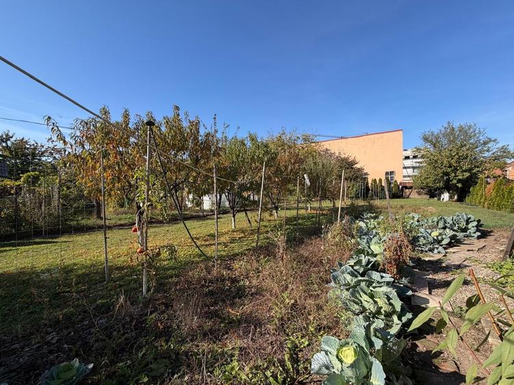 Casă individuală cu 2 camere cu Canalizare în Central