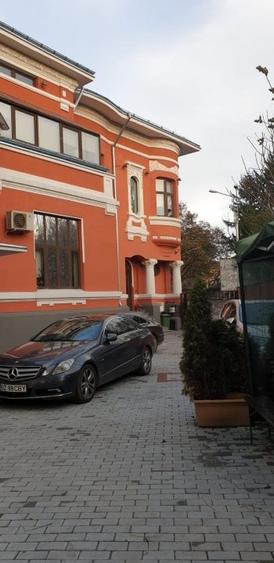 Casă individuală cu 17 camere cu Canalizare în Dacia