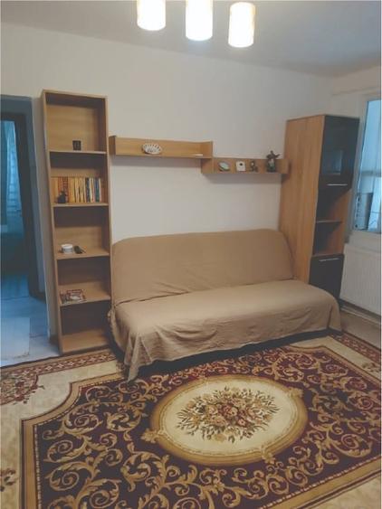 Apartament cu 2 camere semidecomandat, mobilat în Tomis Nord