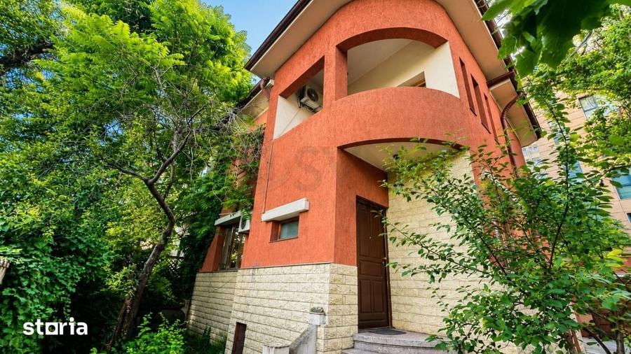 Casă cu 6 camere cu Teren 258 Mp în Militari