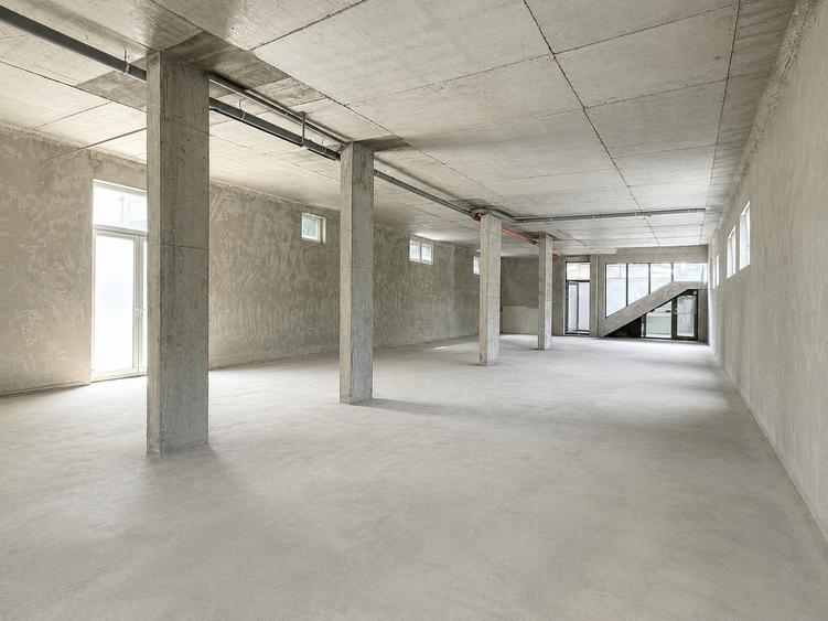 Spațiu comercial, de 177 mp, în Florești