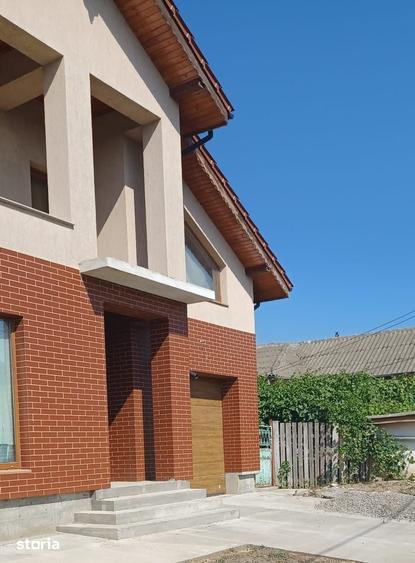 Casă cu 4 camere cu Teren 650 Mp în Sarichioi