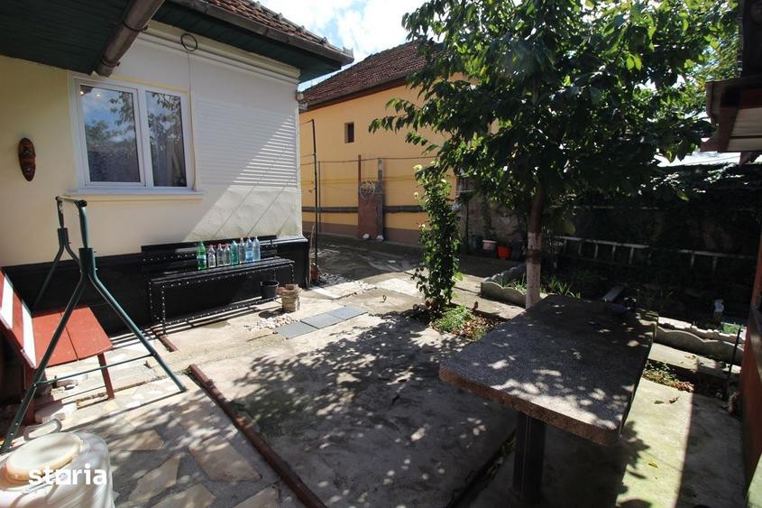 Casă cu 5 camere cu Teren 264 Mp în Teliucu Inferior