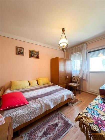 Apartament cu 3 camere semidecomandat în Calea Aradului