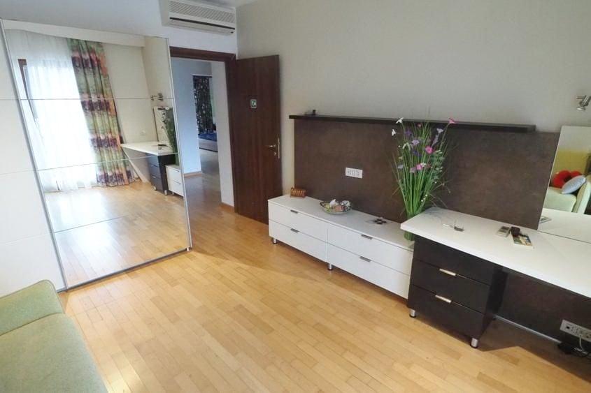 Casă individuală cu 5 camere cu Canalizare în Pipera