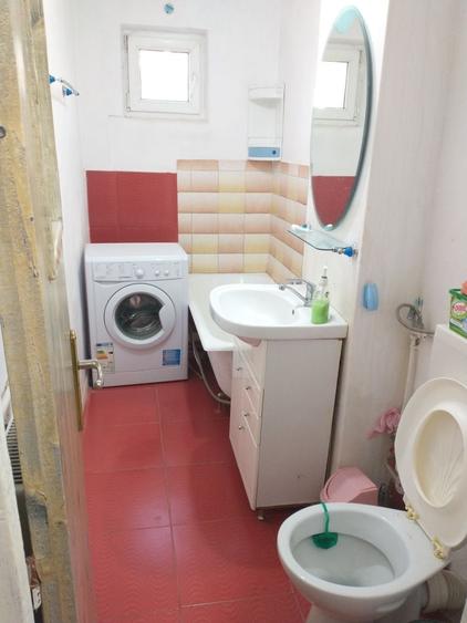 Garsonieră decomandată în Gorjului