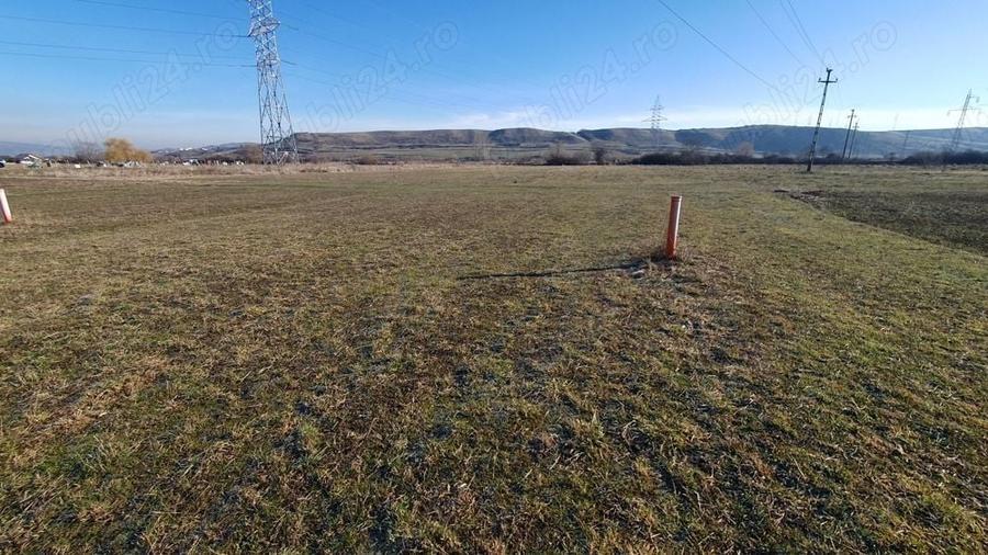 Teren de 2120 mp, în Petrești