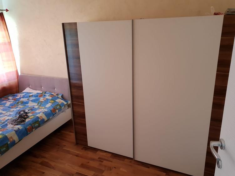 Casă individuală cu 7 camere cu Teren 750 Mp în Zorilor