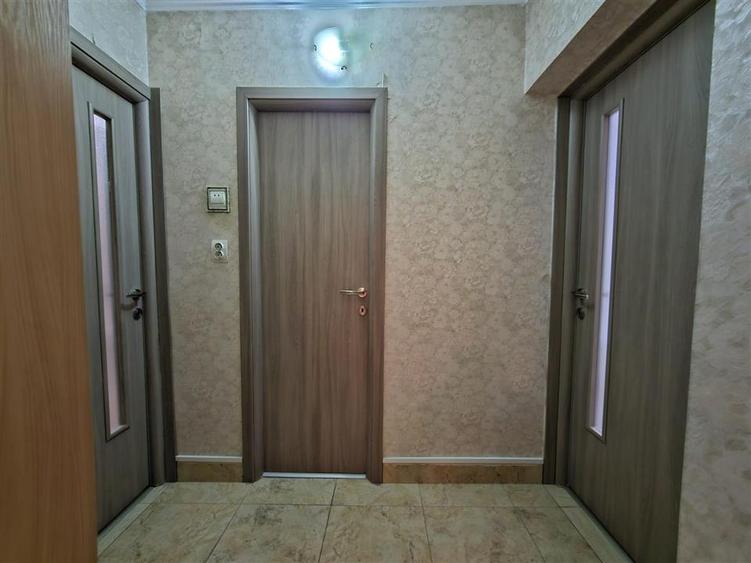 Apartament cu 3 camere decomandat în Călărași