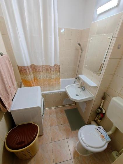 Apartament cu 2 camere decomandat în Berceni