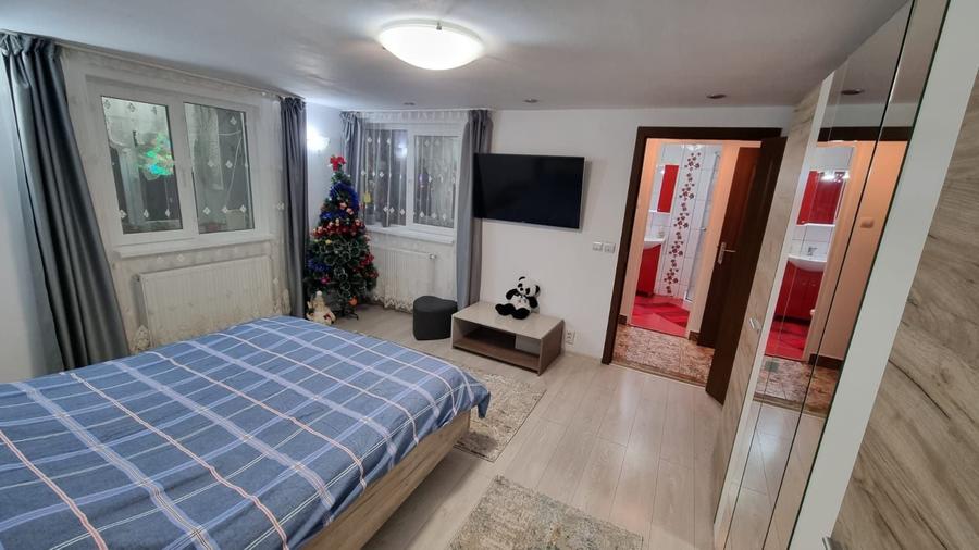 Casă cu 4 camere cu Teren 500 Mp în Poiana