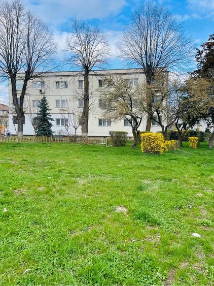 Apartament cu 3 camere semidecomandat în Ultracentral