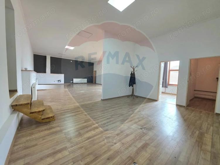 Spațiu comercial, de 179 mp, în Central