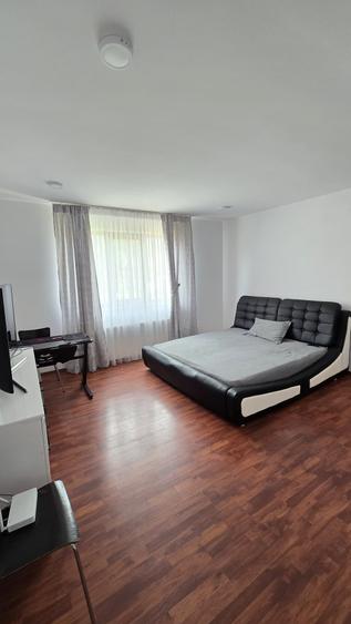Casă individuală cu 7 camere cu Garaj în Luizi-Călugăra