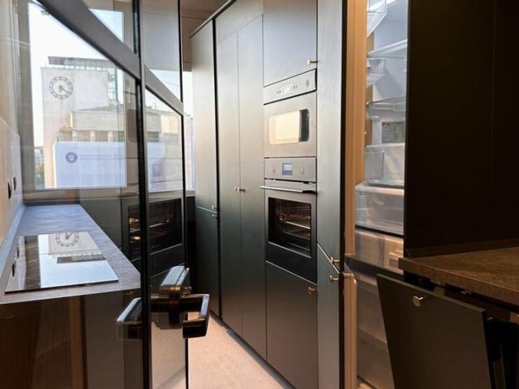 Apartament cu 3 camere semidecomandat, mobilat în Calea Victoriei