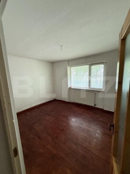 Apartament cu 3 camere, decomandat, zona George Enescu - 2