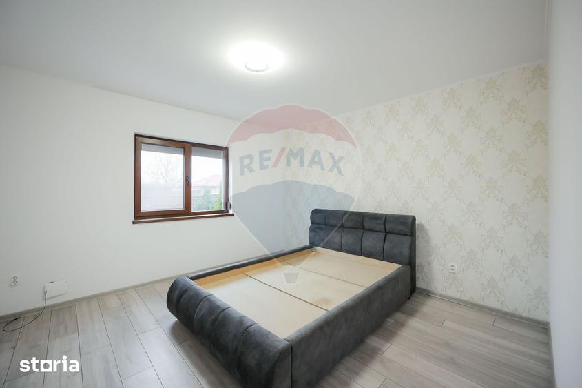 Casă cu 3 camere cu Teren 500 Mp în Biharia