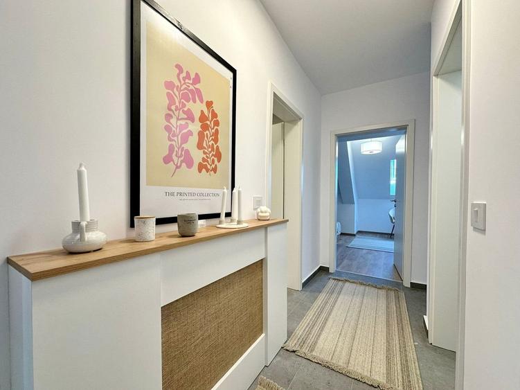 Apartament cu 4 camere decomandat în Tractorul
