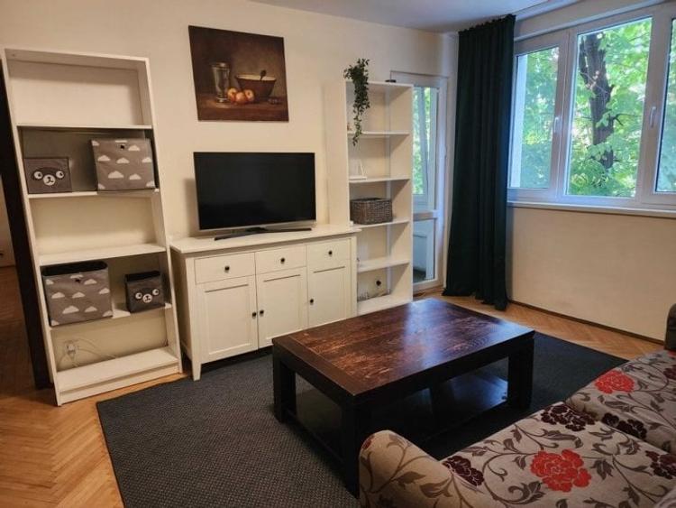 Apartament cu 2 camere semidecomandat, mobilat în Dristor