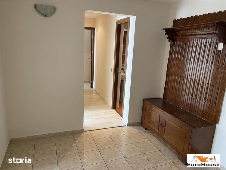 Apartament cu 3 camere decomandat în Ampoi 2