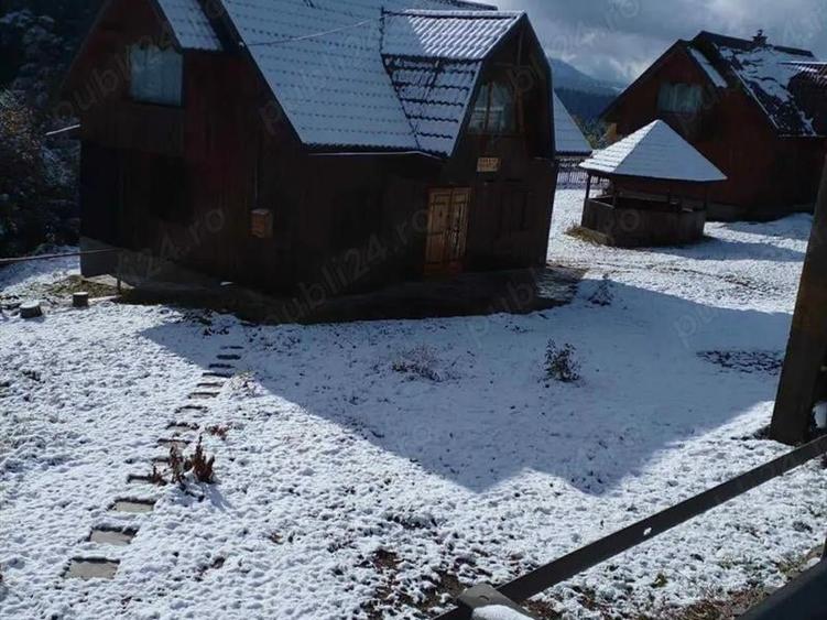 Casă individuală cu 4 camere cu Teren 2100 Mp în Poiana Stampei