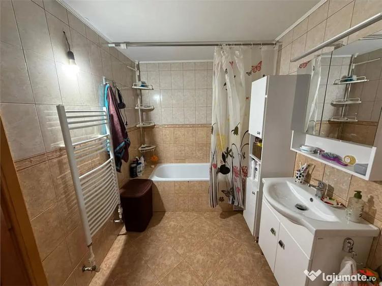 Casă cu 3 camere cu Teren 1021 Mp în Odobești