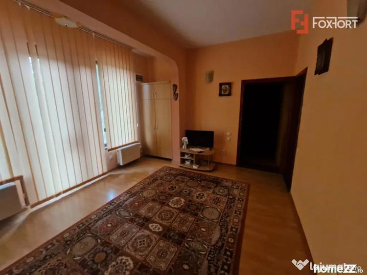 Casă cu 7 camere cu Teren 1500 Mp în Bazoș