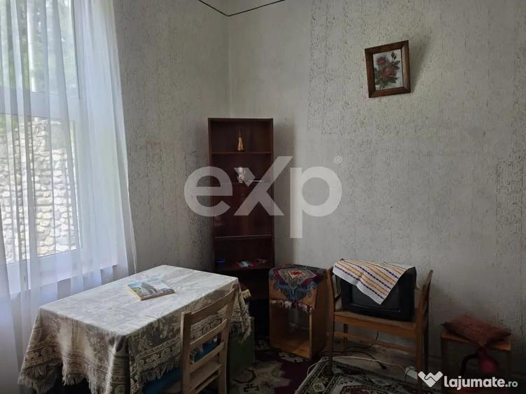 Casă cu 6 camere cu Teren 15524 Mp în Voineasa