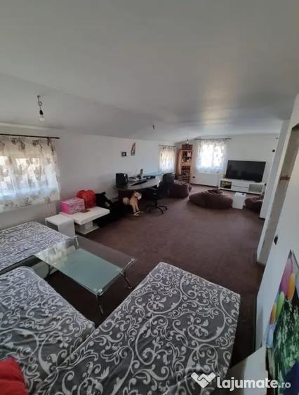 Casă cu 7 camere în Central