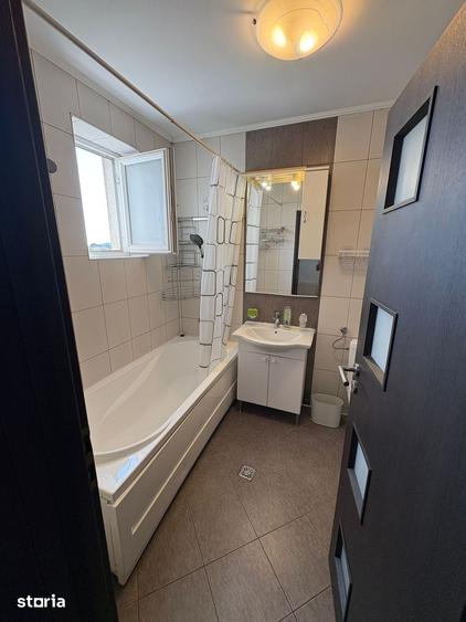 Apartament cu 3 camere decomandat în Ghencea
