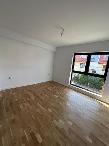 Duplex cu 4 camere cu Canalizare în Florești