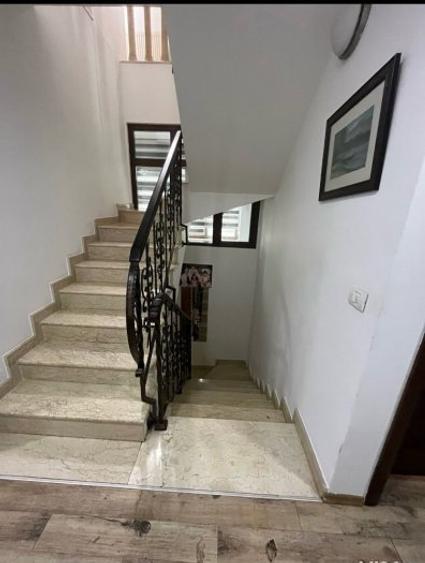 Casă individuală cu 6 camere cu Canalizare în Tei