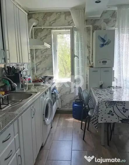 Apartament cu 2 camere semidecomandat în Micro 9