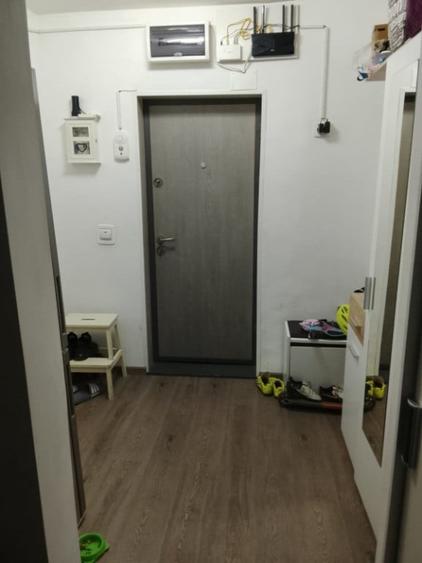 Apartament cu 3 camere semidecomandat în Pajura