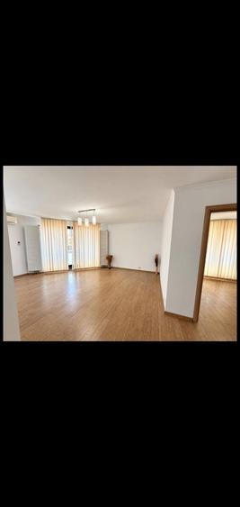 Spațiu comercial, de 92 mp, în Central