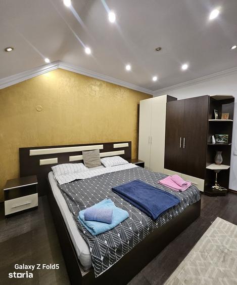 Apartament cu 3 camere decomandat în Orașul Nou