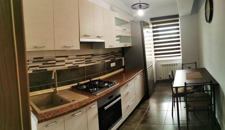Apartament cu 2 camere decomandat în Virtuții