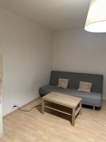 Apartament cu 2 camere decomandat, mobilat în Vitan