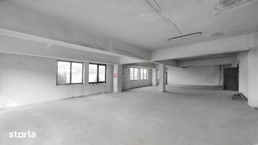 Spațiu comercial, de 1,600 mp, în Râșnov